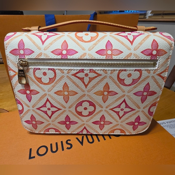 Louis Vuitton 2024 By The Pool Metis Coral - Picture 10 of 17